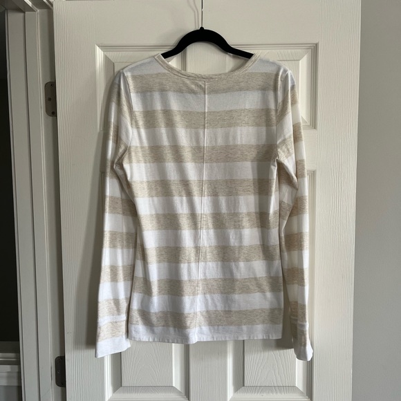 GAP Feather T - Picture 2 of 6